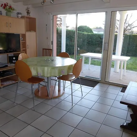 Maison Duplex A Avec 2 Chambres, Jardin Et Parking - Proche Et - Fr-1-877-43 Apartament